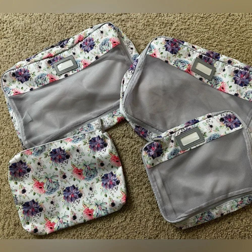 NEW CALPAK 4-Piece Packing Cube Set in a lavender floral design